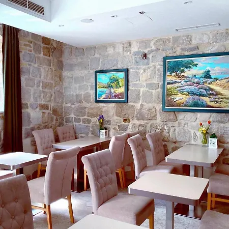 Benjamin Hotel