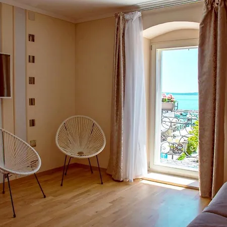 Benjamin 3* Kastela