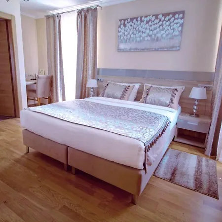 Benjamin Hotel Kastela