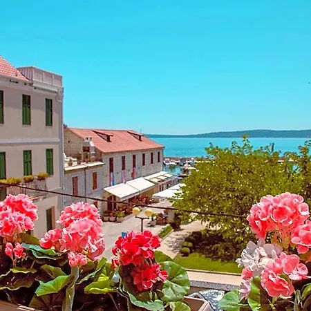 Benjamin Hotel